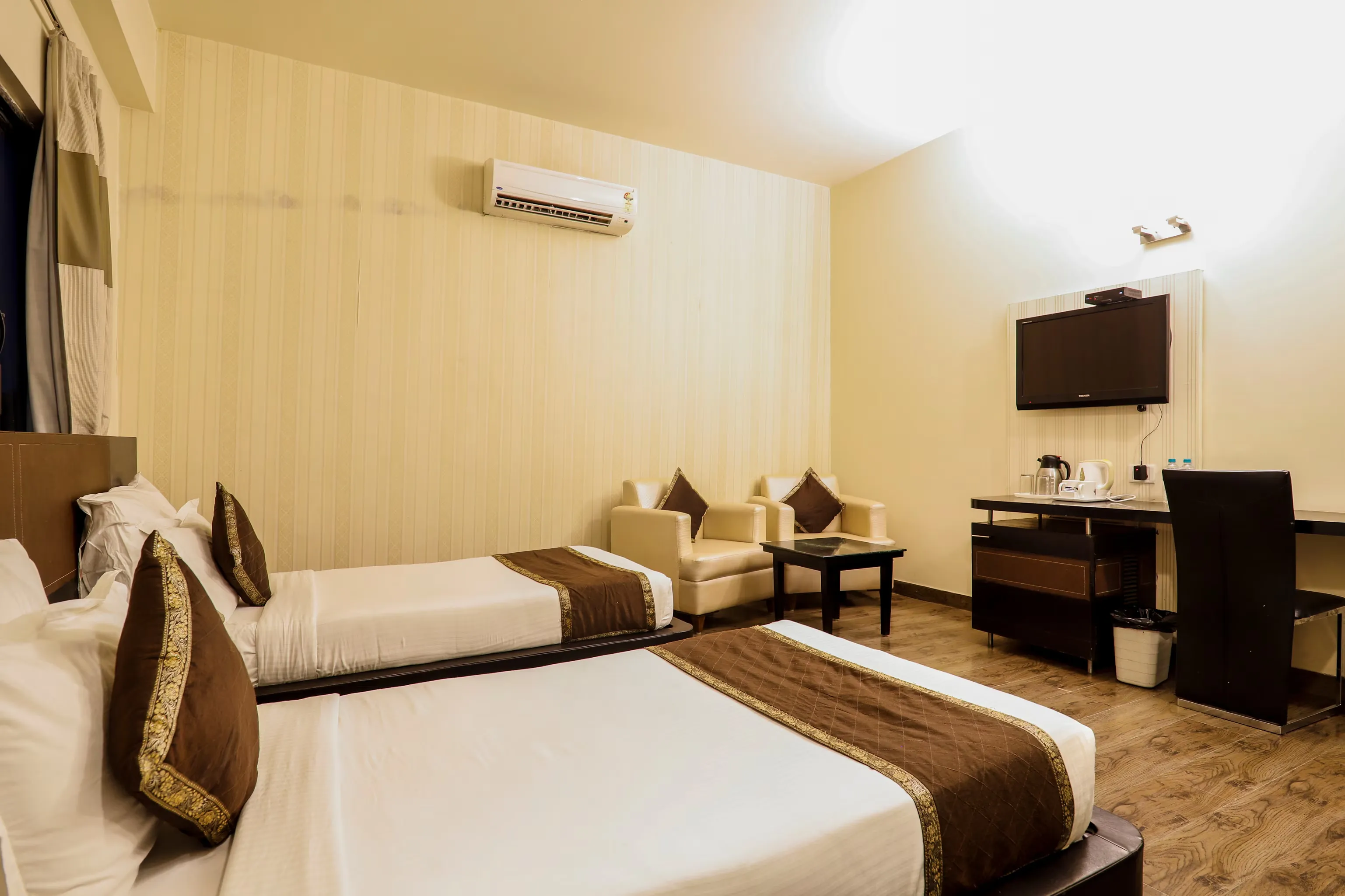 Deluxe Room - Alternate