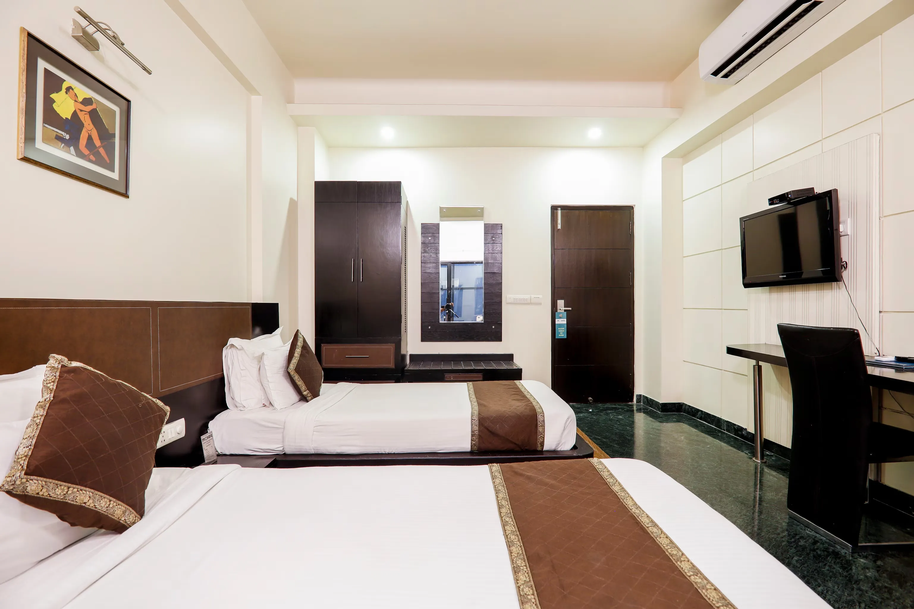 Deluxe Room - Alternate photo 1